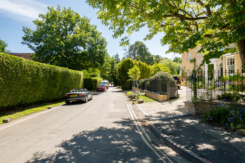 Classic Mock-Tudor House Esher, D2782 (photo 28)