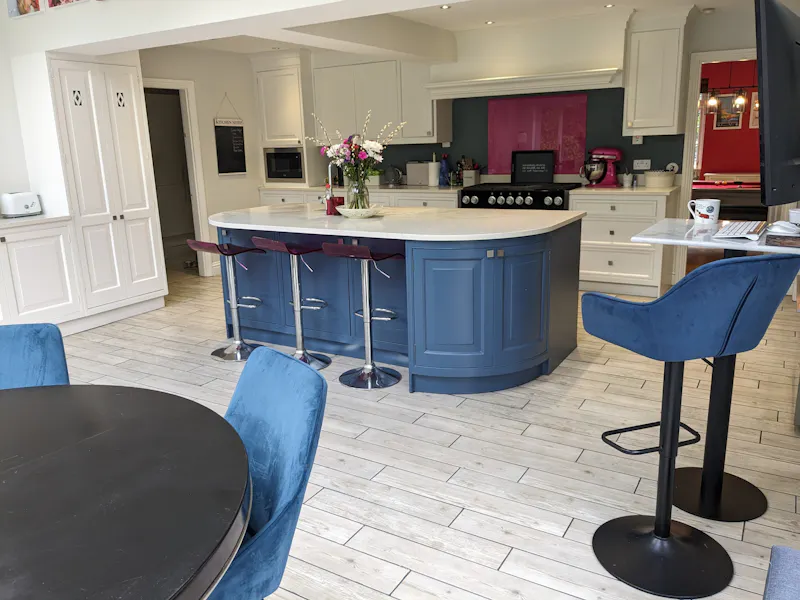 Kitchen at Classic Mock-Tudor House Esher, D2782 (photo 8)