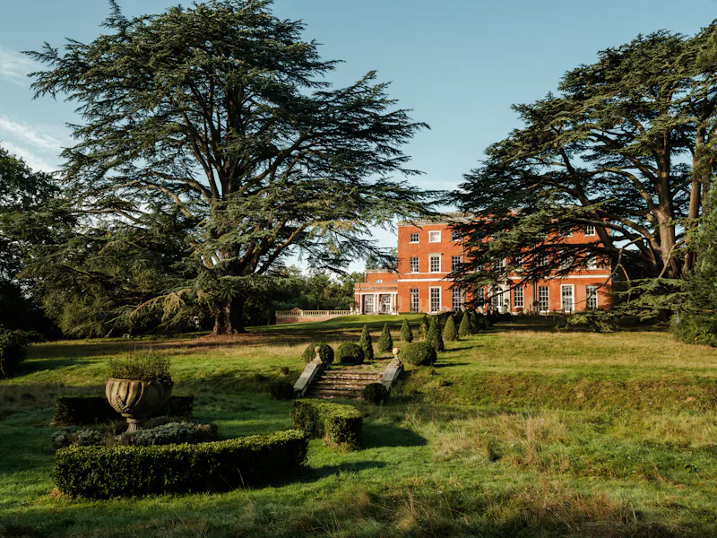 Garden at Bracknell Georgian mansion, A1539 (photo 73)