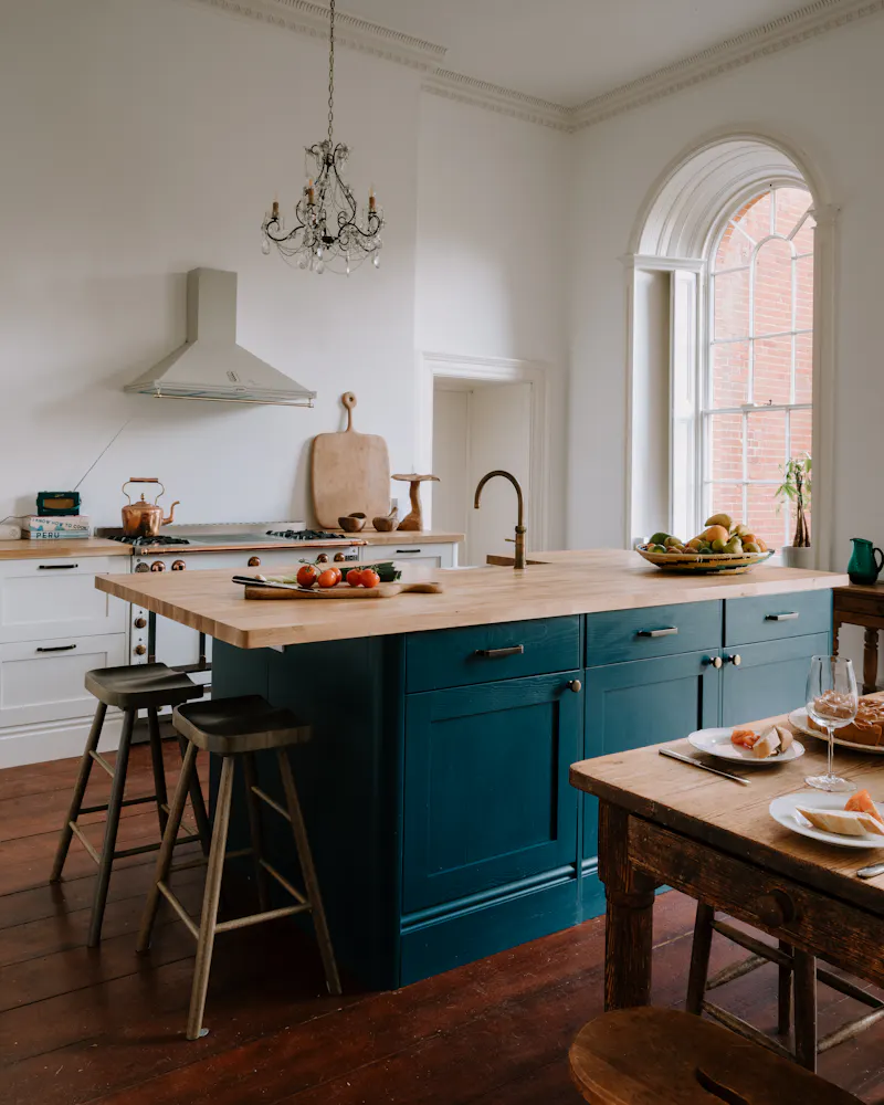 Kitchen at Bracknell Georgian mansion, A1539 (photo 20)