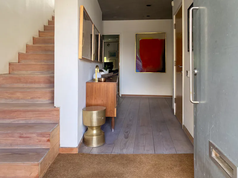 Entrance hall at Architectural Kensal Rise Home, K503 (photo 3)