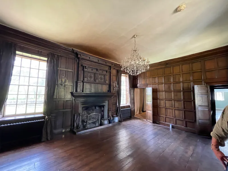 Moated Groombridge Manor House, M363 (photo 4)