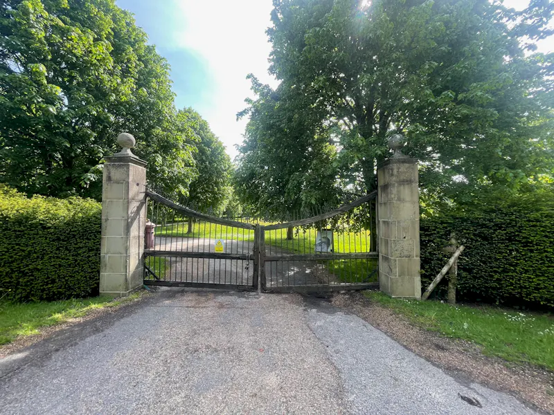 Gate at Moated Groombridge Manor House, M363 (photo 26)
