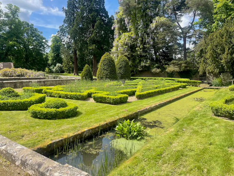 Garden - formal at Moated Groombridge Manor House, M363 (photo 24)