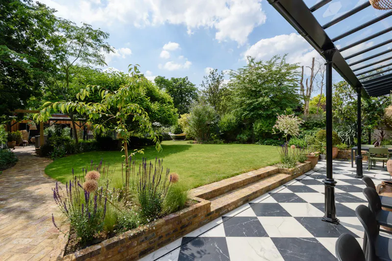 Garden at Elegant Teddington Townhouse, B2046 (photo 28)