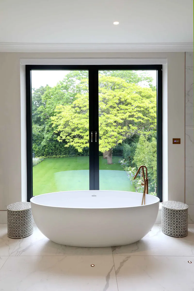 Bathroom at Cobham Modern Mansion, D2779 (photo 30)