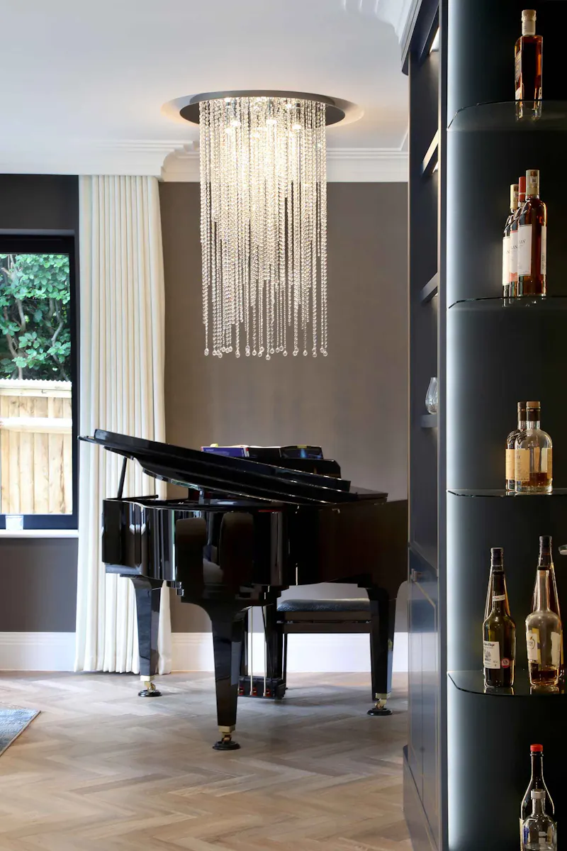Piano at Cobham Modern Mansion, D2779 (photo 16)