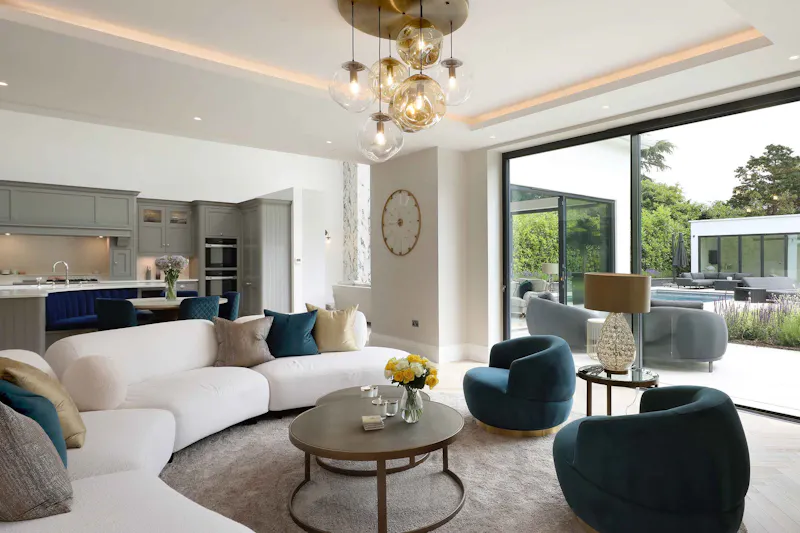 Open plan at Cobham Modern Mansion, D2779 (photo 8)