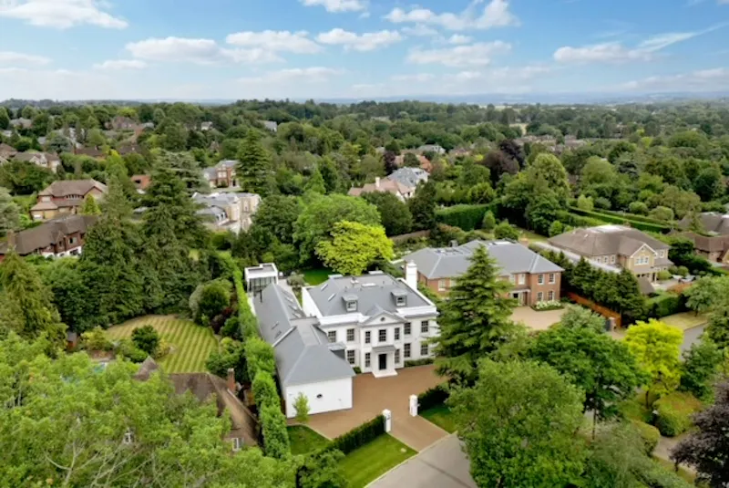 Cobham Modern Mansion, D2779 (photo 43)
