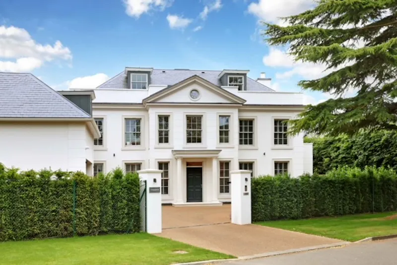 Cobham Modern Mansion, D2779 (photo 35)