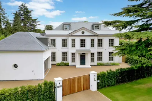Cobham Modern Mansion, D2779