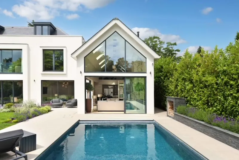 Swimming pool - outdoor at Cobham Modern Mansion, D2779 (photo 37)