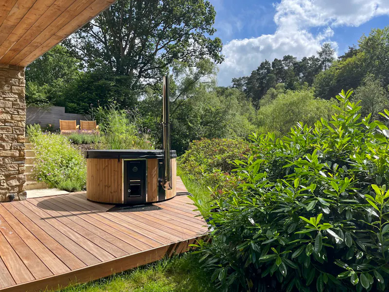 Jacuzzi at Hurst Vale, D2776 (photo 29)