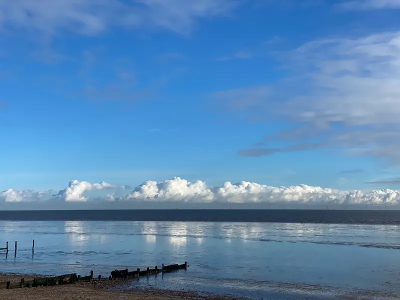 Idyllic Sheppy beach house, C897 (photo 37)