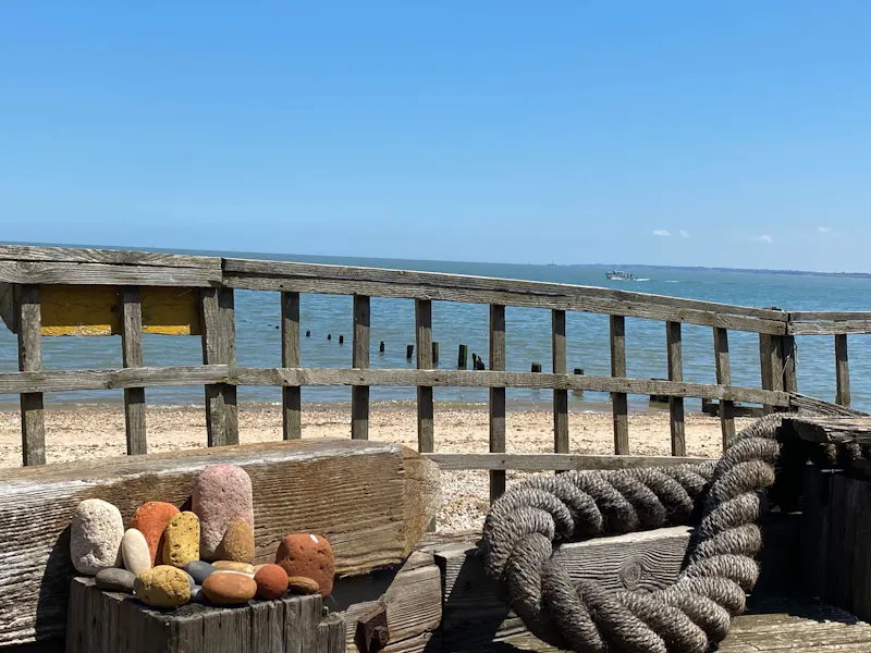 Idyllic Sheppy beach house, C897 (photo 26)