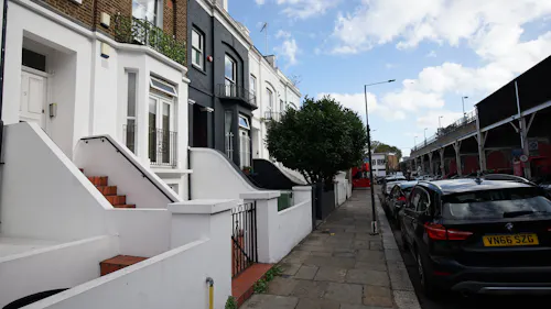 Shepherd's Bush family house, B1020