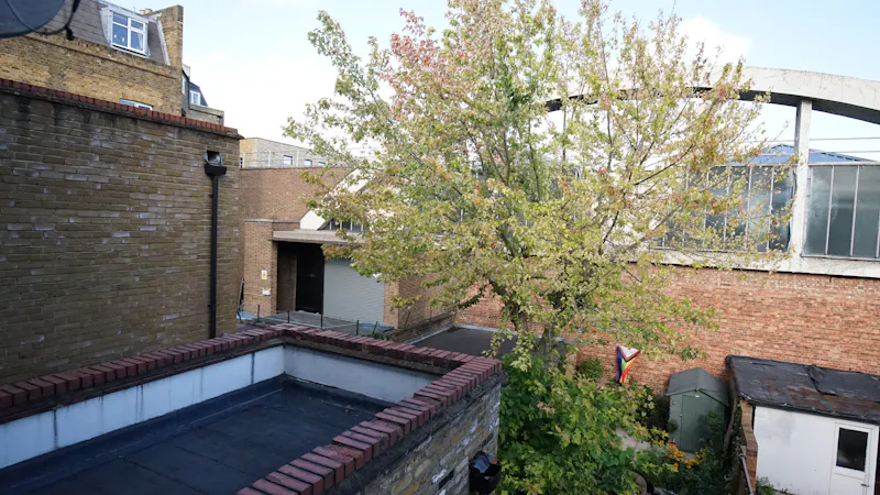 Shepherd's Bush family house, B1020 (photo 41)