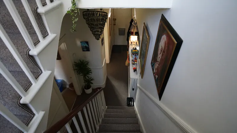 Staircase at Shepherd's Bush family house, B1020 (photo 21)
