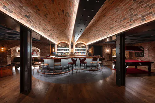Chenies Studio and bar , R872