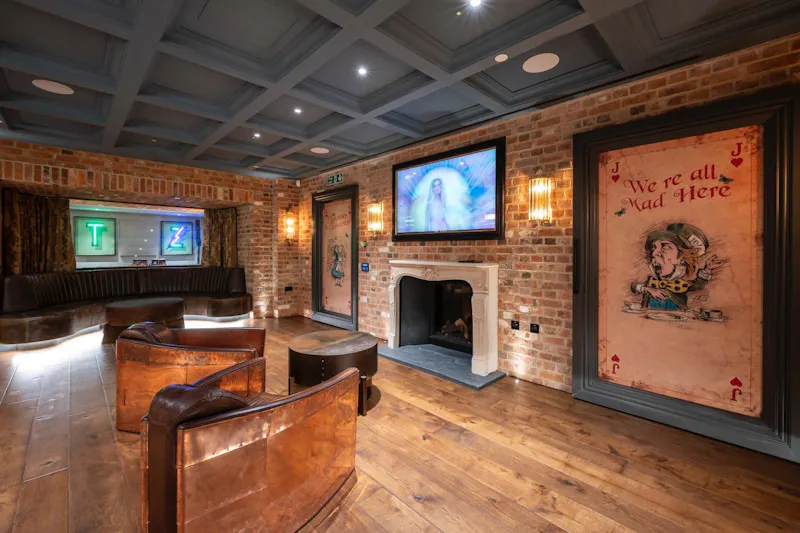 Fireplace at Chenies Studio and bar , R872 (photo 7)