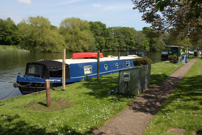 Thames based canal boat, HSE26 (photo 1)