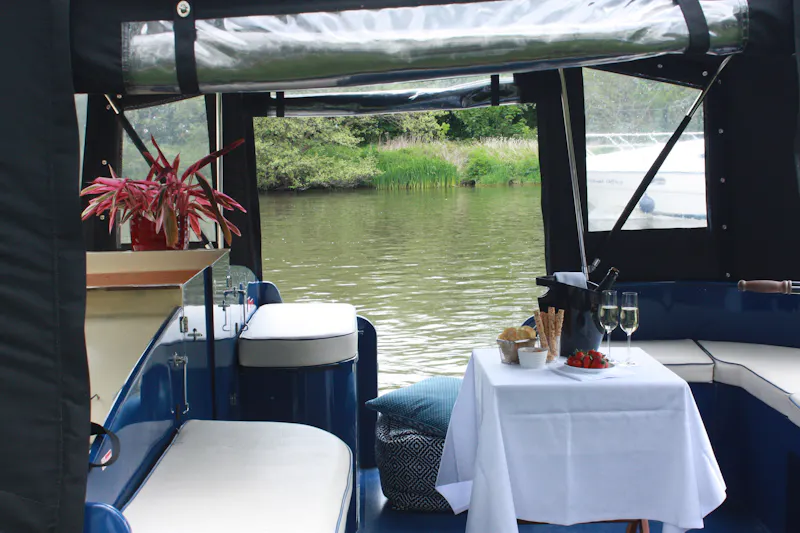 Thames based canal boat, HSE26 (photo 6)