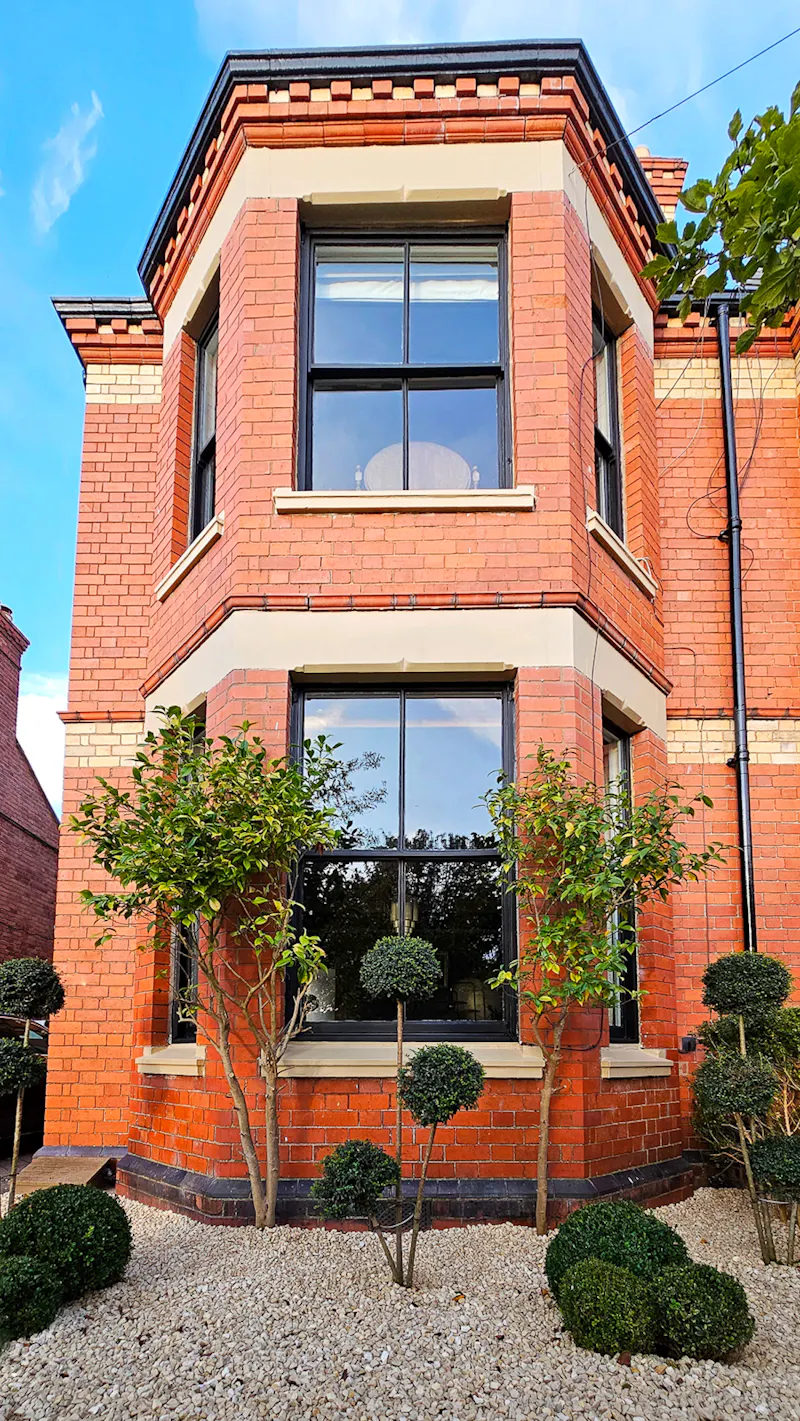 Classic/Modern Victorian House, B1909 (photo 54)