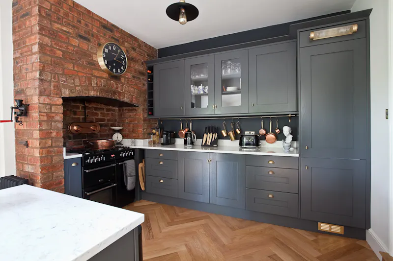 Classic/Modern Victorian House, B1909 (photo 4)