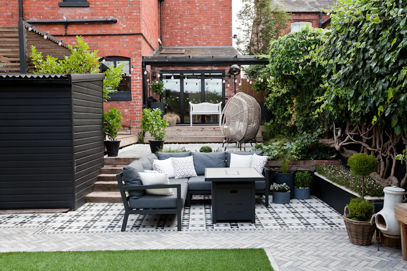 Classic/Modern Victorian House, B1909 (photo 52)
