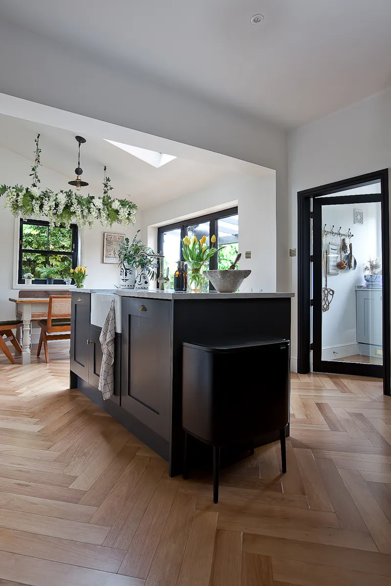 Classic/Modern Victorian House, B1909 (photo 10)