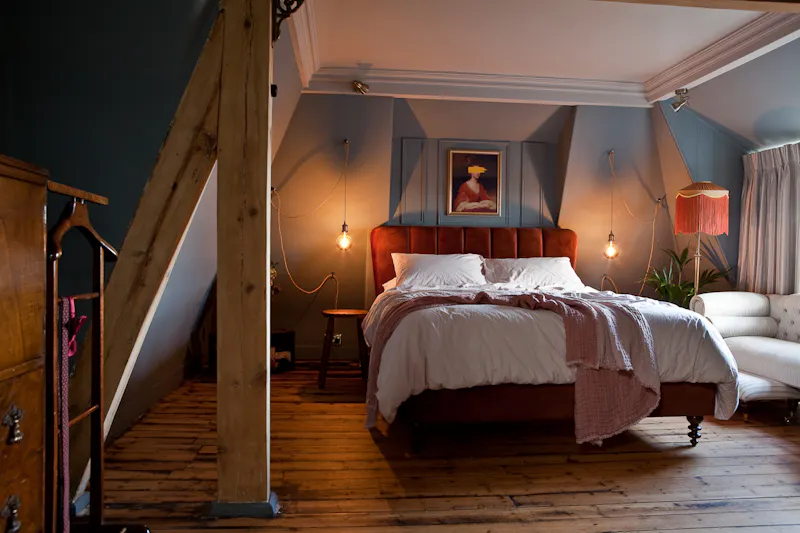 Classic/Modern Victorian House, B1909 (photo 34)