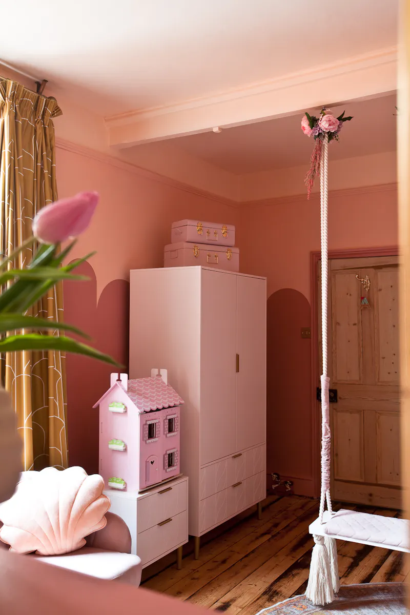 Classic/Modern Victorian House, B1909 (photo 38)