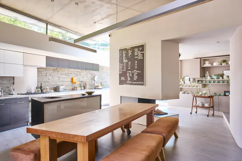 Dining room at Contemporary Balham house, B1521 (photo 10)