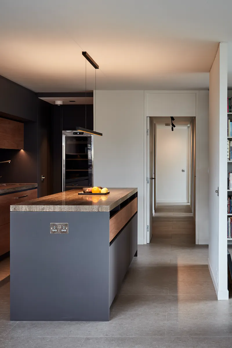 Sleek Barbican Tower Apartment, F1246 (photo 7)