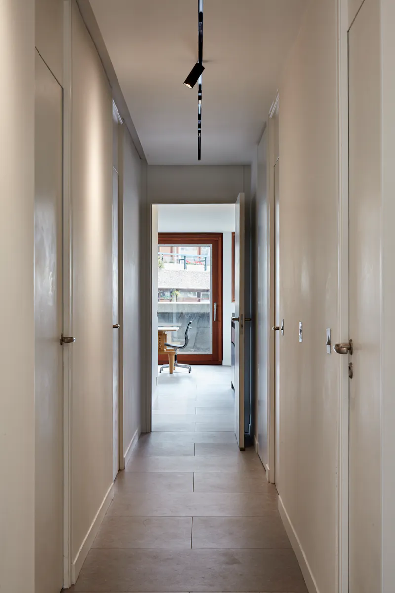 Sleek Barbican Tower Apartment, F1246 (photo 13)