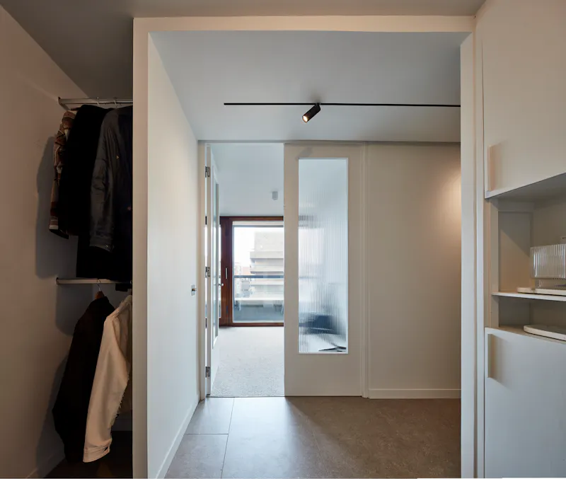Sleek Barbican Tower Apartment, F1246 (photo 17)
