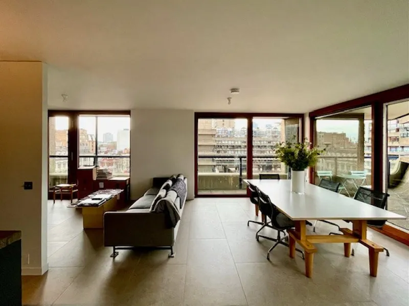 Sleek Barbican Tower Apartment, F1246 (photo 21)