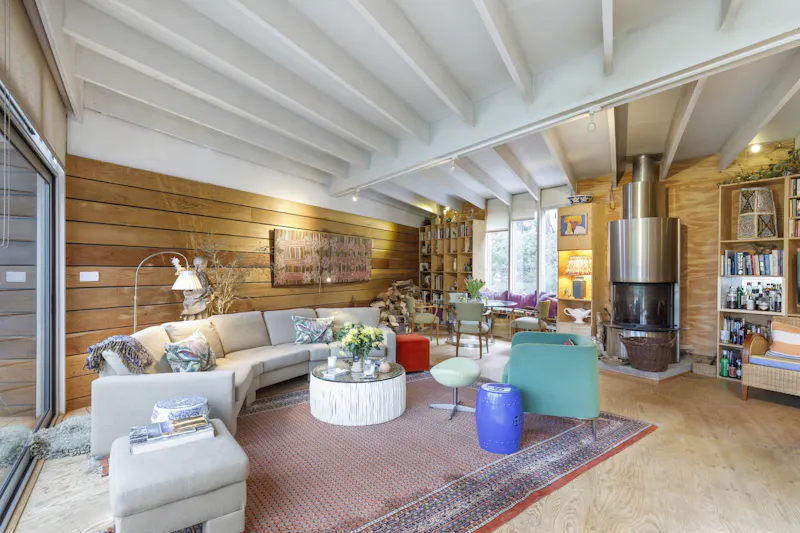 Living Room at Mid-century Chichester Retreat, K506 (photo 6)