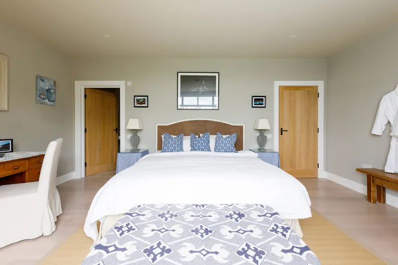 Bedroom at Modern South Downs Farmhouse, L758 (photo 33)