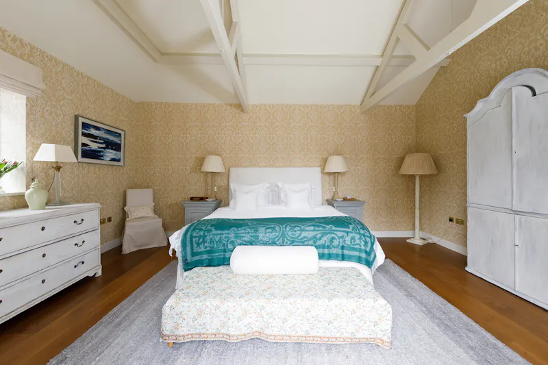 Bedroom at Modern South Downs Farmhouse, L758 (photo 19)
