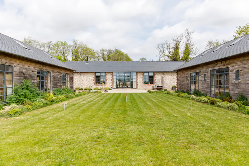 Modern South Downs Farmhouse, L758 (photo 48)