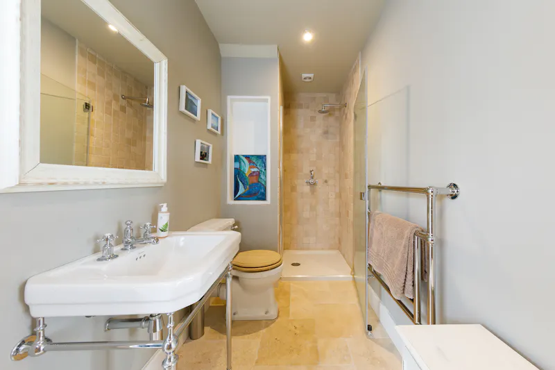 Bathroom at Modern South Downs Farmhouse, L758 (photo 38)