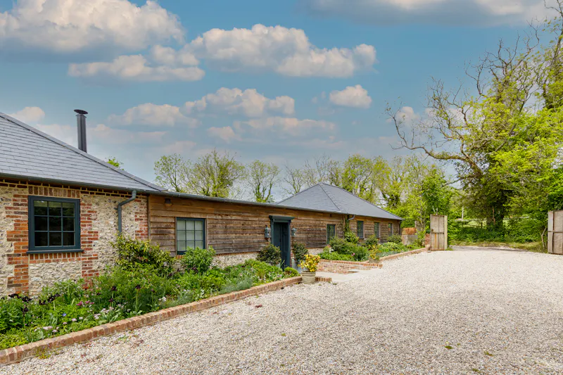 Driveway at Modern South Downs Farmhouse, L758 (photo 51)