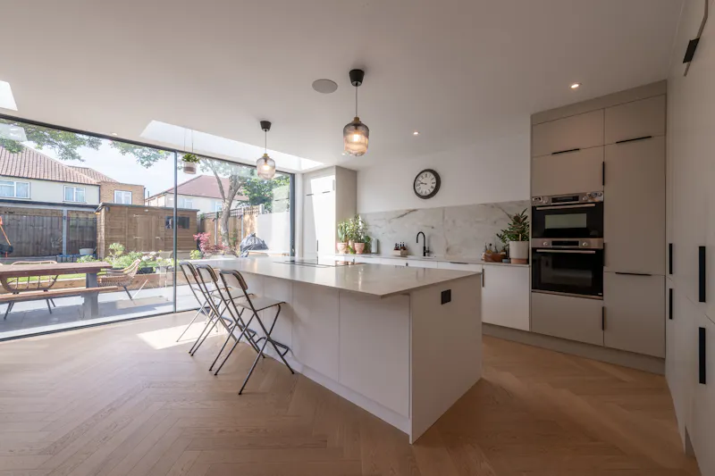 Spacious Willesden house, D2781 (photo 7)