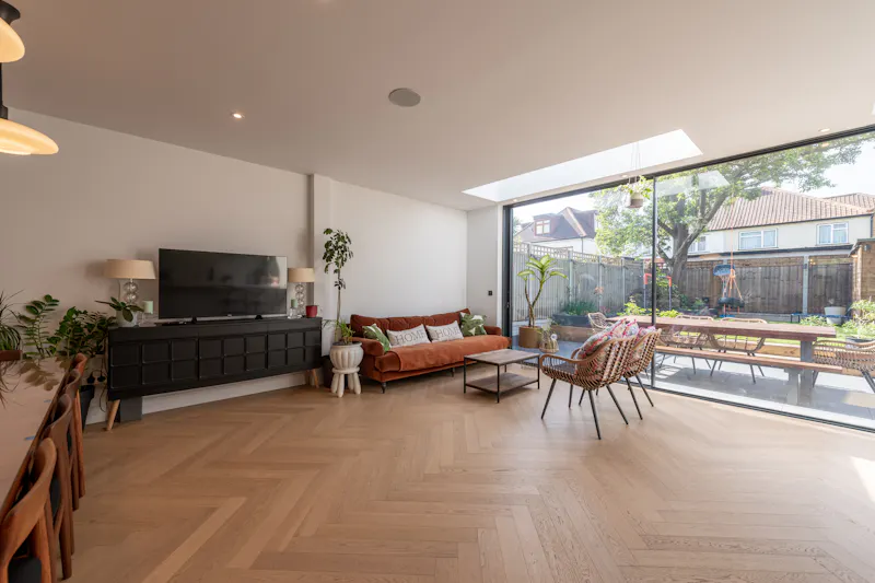 Spacious Willesden house, D2781 (photo 10)