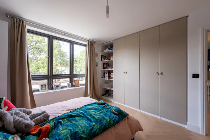 Spacious Willesden house, D2781 (photo 27)