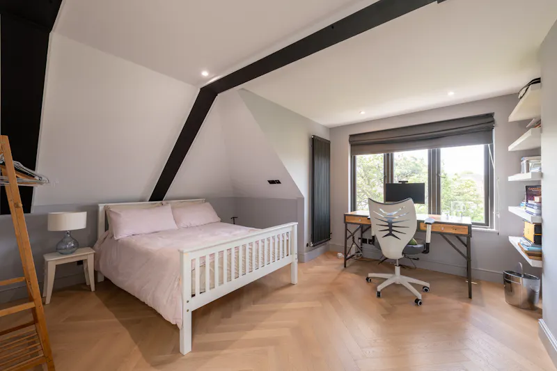 Bedroom at Spacious Willesden house, D2781 (photo 30)