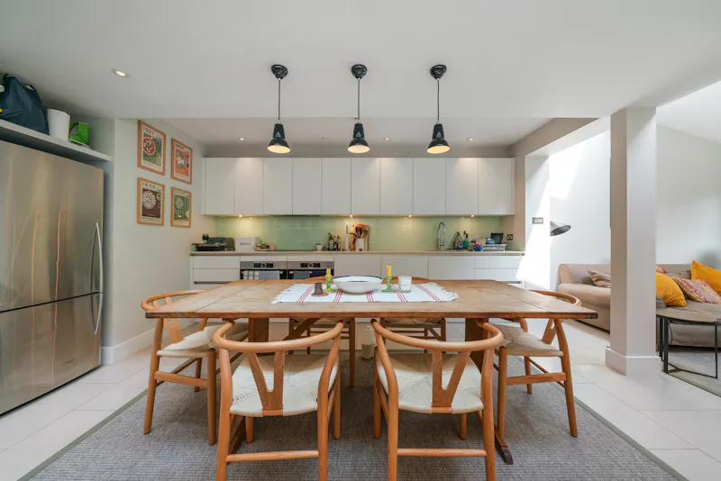 Kitchen at Sleek Fulham Terrace, A1634 (photo 5)