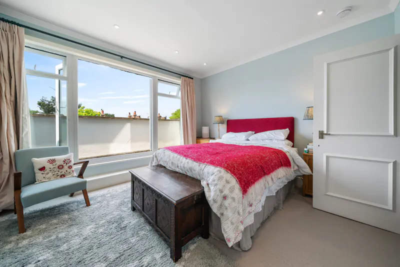 Bedroom at Sleek Fulham Terrace, A1634 (photo 11)