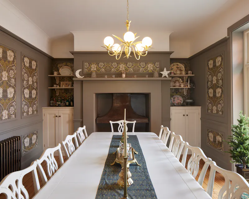 Dining room at Classy West Sussex Mansion, E535 (photo 13)